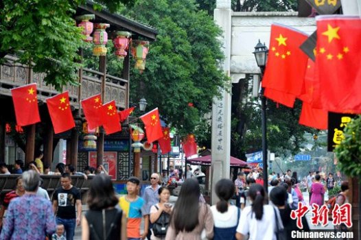 发改委：严查两节景区违规设“园中园”门票等行为