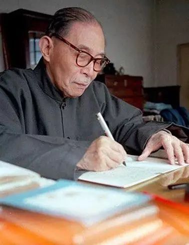 茅盾手稿拍出千万天价惹官司 亲属连告三方为哪般?(图13) 茅盾手稿拍出千万天价惹官司 亲属连告三方为哪般?(图13)
