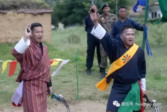 记者抵近不丹一侧军事重镇 目击印军车队集结(图19) 记者抵近不丹一侧军事重镇 目击印军车队集结(图19)