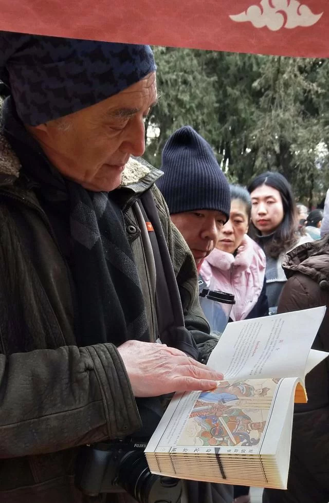 小人书 大世界&mdash;&mdash;原创故事连环画在地坛展现中华文化力量