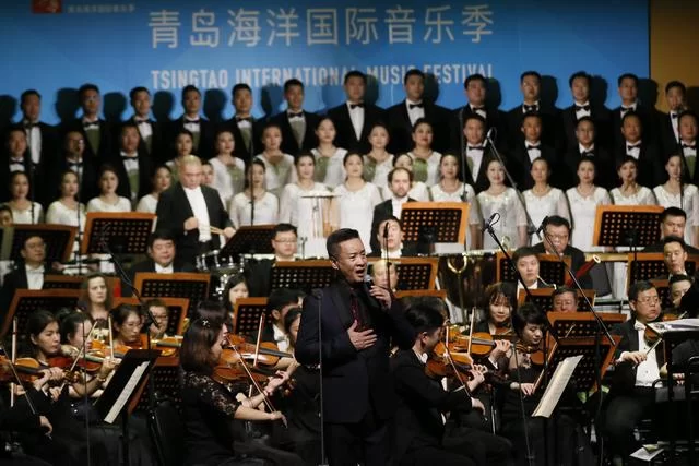 青岛海洋国际音乐季,阎维文民族声乐大师班师生音乐会成功上演(图4) 青岛海洋国际音乐季,阎维文民族声乐大师班师生音乐会成功上演(图4)