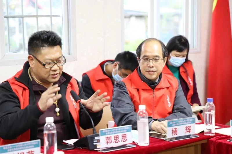 “乌蒙见证”——诗人走进毕节创作采风助力脱贫攻坚(图2) “乌蒙见证”——诗人走进毕节创作采风助力脱贫攻坚(图2)